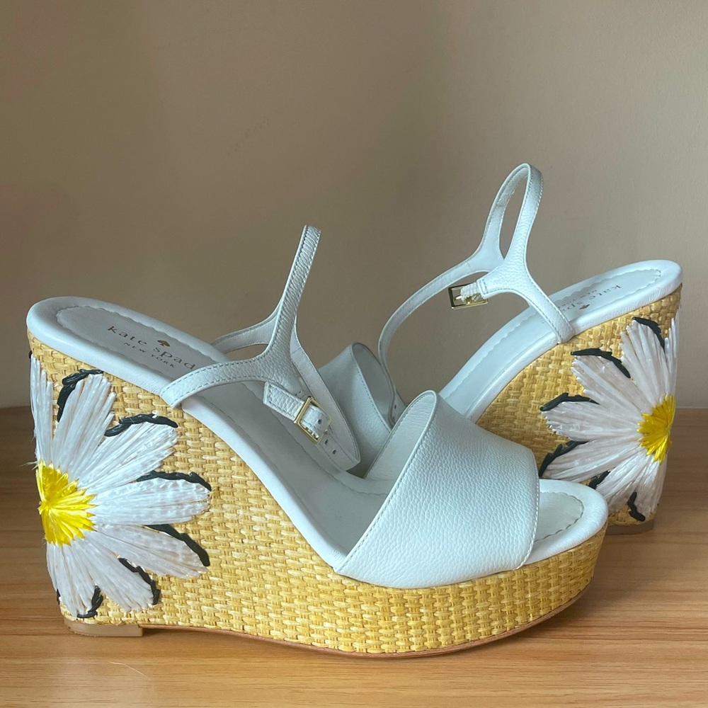Kate Spade ♠️ Daisy Straw Platform
